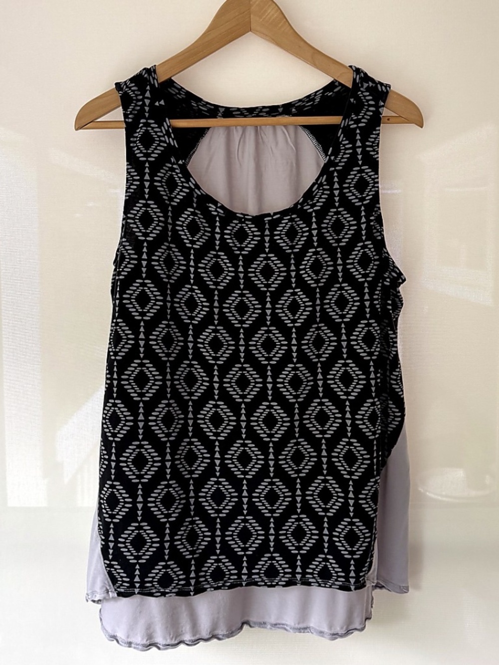 Layered Black & White Geometric Sleeveless Tank Top |  Size M